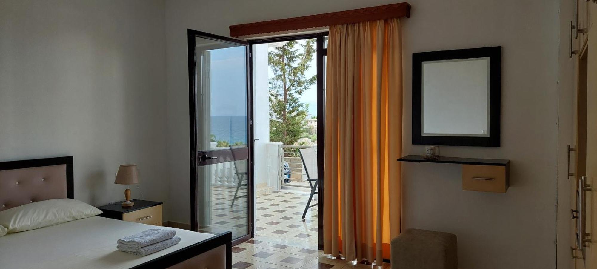 Apartment Tinka In Saranda Esterno foto